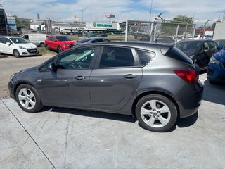 Opel Astra 2012