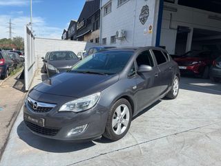 Opel Astra 2012
