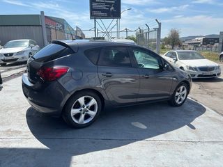 Opel Astra 2012