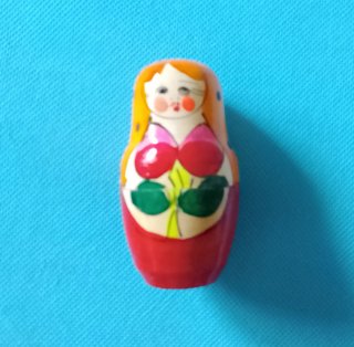 Matrioska in legno dipinta a mano