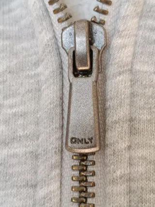 Felpa con cappuccio grigia donna