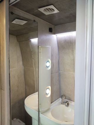 OPEL MOVANO CAMPER – ¡AUTONOMÍA TOTAL Y HOMOLOGADA