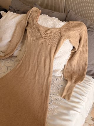 Vestido beige punto old money