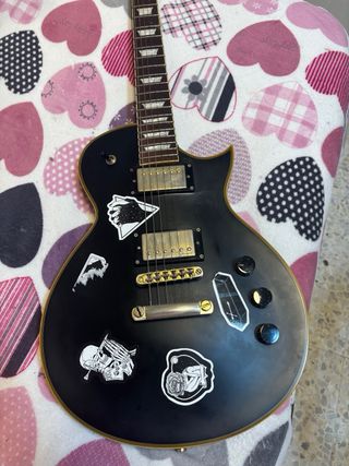 Guitarra Eléctrica Negra + Cable Amplificador