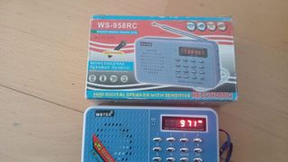 Radio Portátil WSTER WS-958RC FM+2 CASCOS SIMIL P9