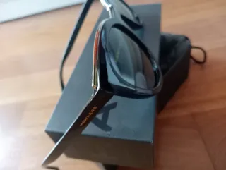 Gafas de Sol Hawkers Negras y Doradas Nuevas
