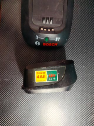 Caricabatteria Bosch 14,4v - 21,6v 1.5A