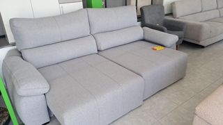 Sofá seccional gris deslizante