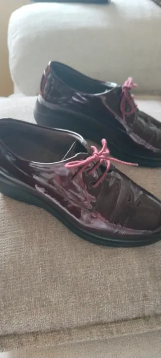 Zapatos Pitillos charol granate