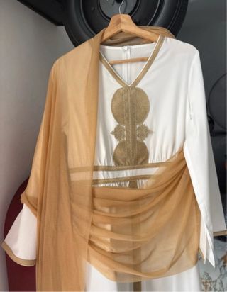 Vestido romana con velo dorado
