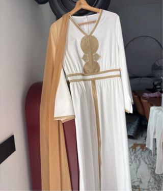 Vestido romana con velo dorado