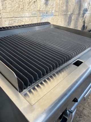 Parrilla Piedra Volcánica Serie 750