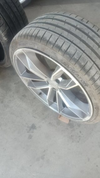 4 Llantas Audi con Neumáticos Seminuevos