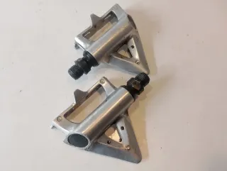 Pedales Shimano 105