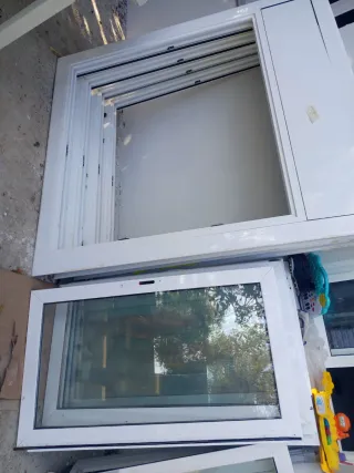 Ventanas de aluminio blancas    1.40ancho 1.55altu