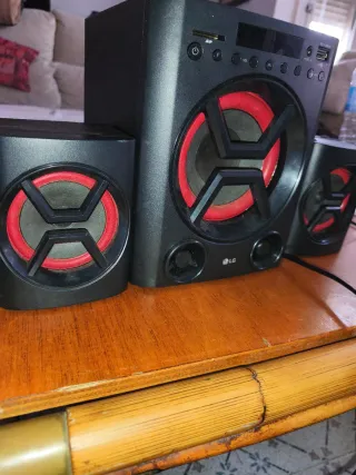 Altavoces LG Bluetooth LK72B