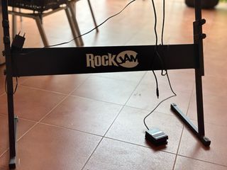 Teclado RockJam con soporte