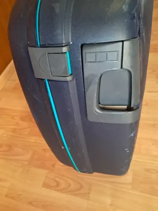 2 maletas azules con detalles turquesa
