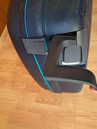 2 maletas azules con detalles turquesa