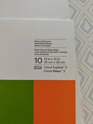 2 paquetes de cartulinas adhesivas CRICUT