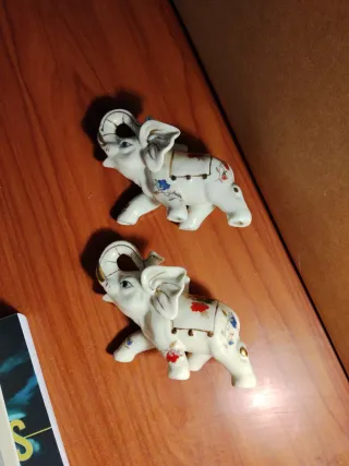Lote 2 figuras elefantes porcelana