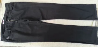 Lotes de pantalónes vaqueros mujer azul y negro.