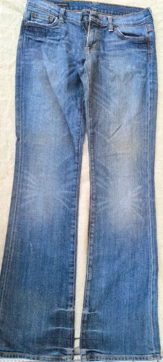 Lotes de pantalónes vaqueros mujer azul y negro.