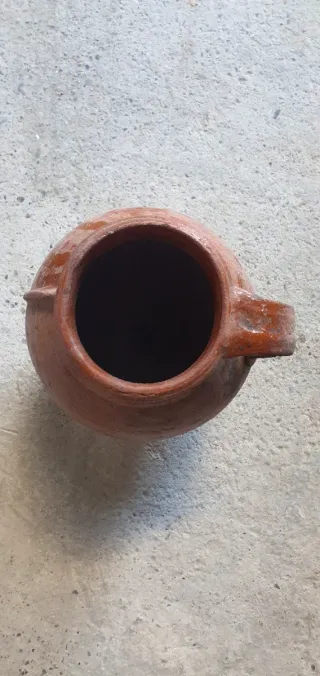 Jarrón de cerámica antiguo