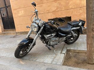 Hyosung Aquila Cruiser Negra