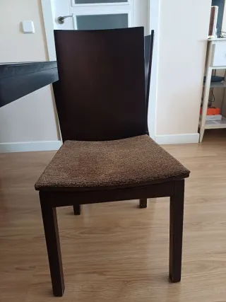 Mesa de comedor y 6 sillas madera oscura
