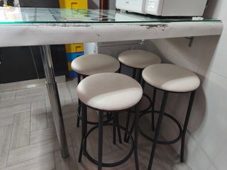 Barra cocina con 4 taburetes