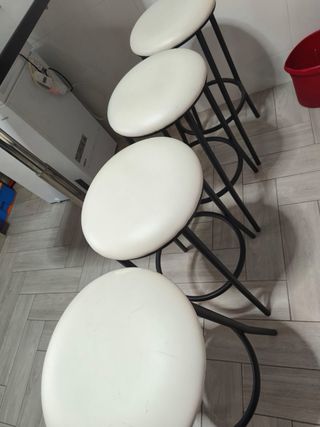 Barra cocina con 4 taburetes