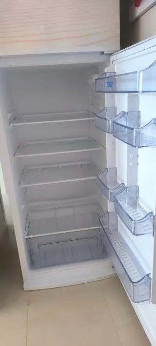 Frigorífico 2 puertas marca Svan