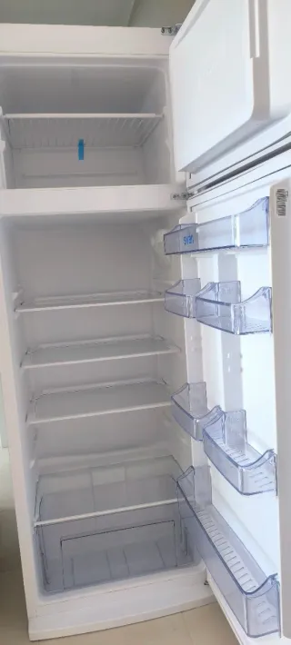 Frigorífico 2 puertas marca Svan