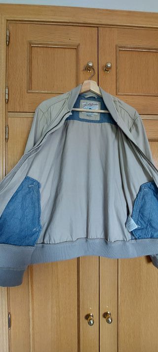 Chaqueta Bomber Beige y Gris