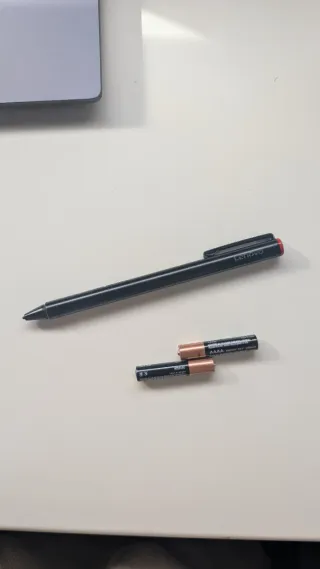 Penna attiva Lenovo + 2 pile AAAA
