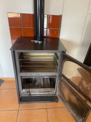 Estufa de leña con horno