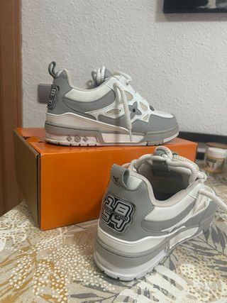 Zapatos Louis Vuitton Skate Grises y Blancos