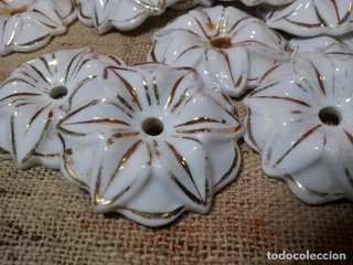 33 FLORONES O FLORES PORCELANA PARA DECORACION