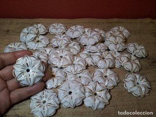 33 FLORONES O FLORES PORCELANA PARA DECORACION