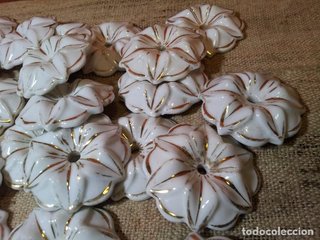33 FLORONES O FLORES PORCELANA PARA DECORACION