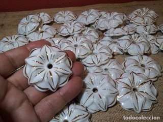 33 FLORONES O FLORES PORCELANA PARA DECORACION