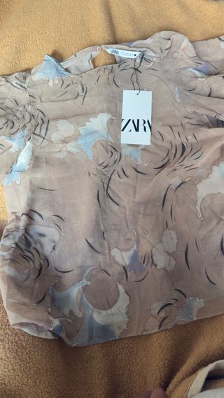 Blusa Zara Beige Estampada Talla S