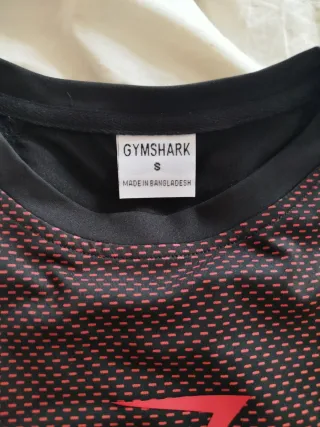 Camiseta de compresión Gymshark Negra y Roja Talla
