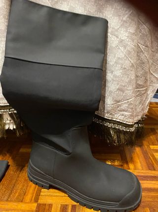 Botas altas negras de agua