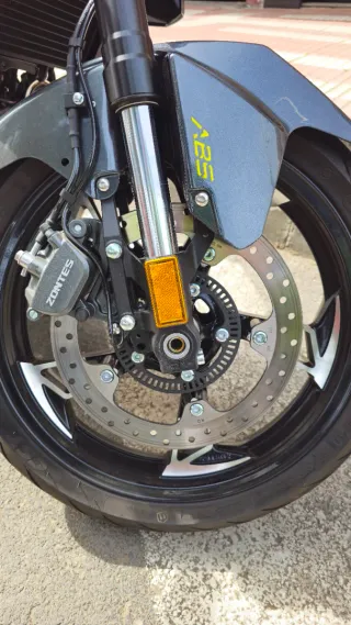 Motocicleta Naked Zontes Z2 125cc