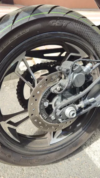Motocicleta Naked Zontes Z2 125cc