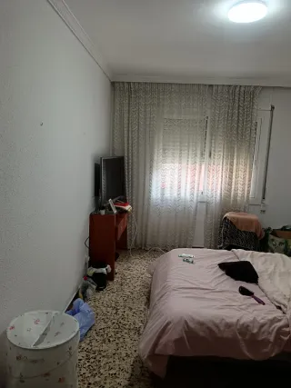 Alquilo habitación doble a chica trabajadora