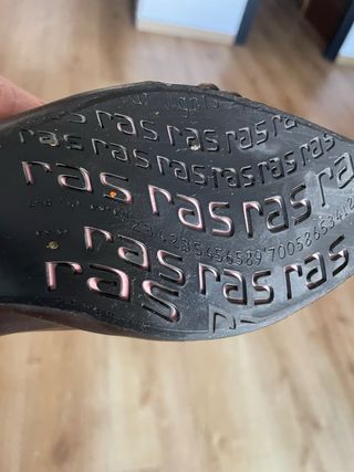 Zapatos de piel con corazón