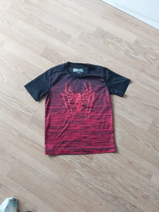 Camiseta Marvel Spiderman Talla 6-7 años negra